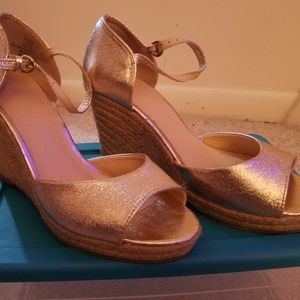 Gold NY&C Wedge